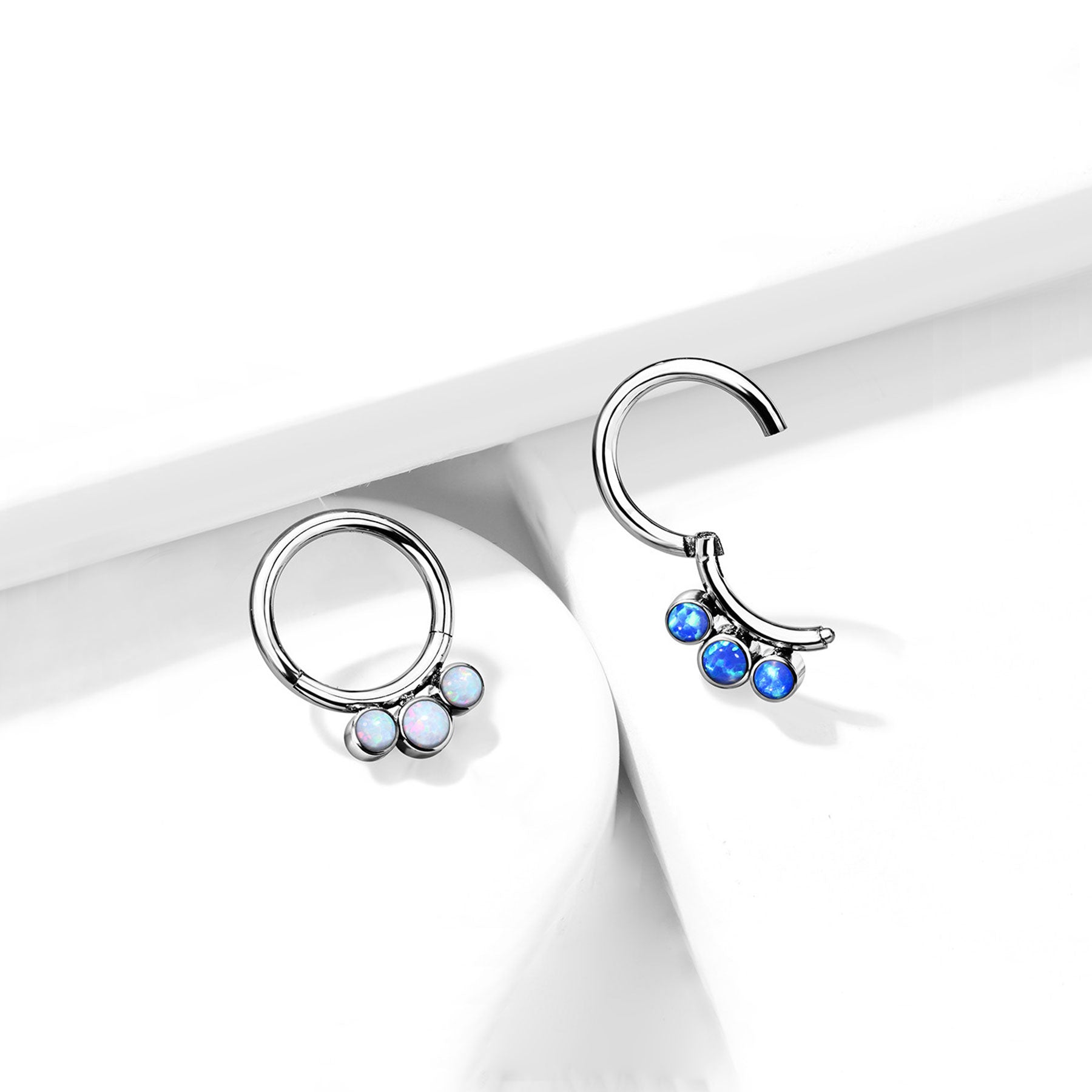 Piercing Anneau DAELA en Titane et Opale